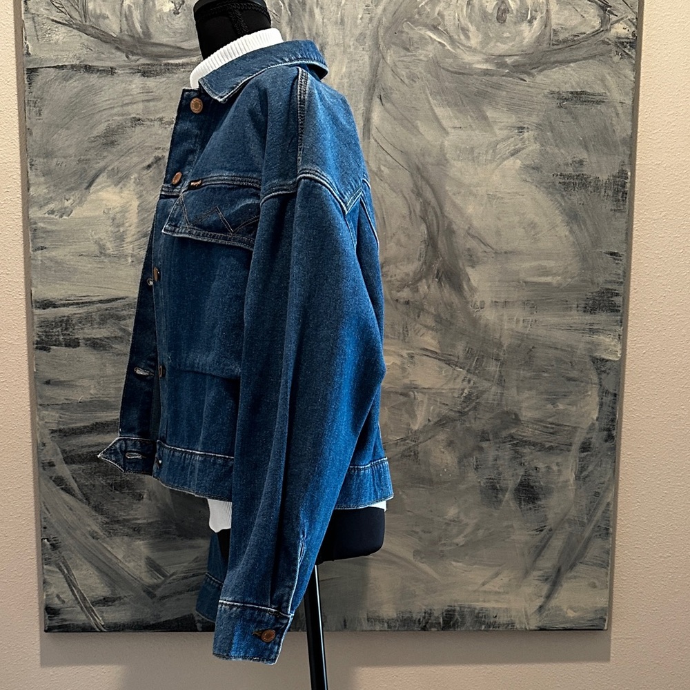 Vintage-Style Wrangler Cropped Denim Jacket size Large but also fits Medium - Picture 8 of 8